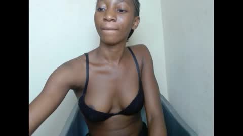 Snapshot of pinknjuicyx chatting on 11, 12, 2024 pinknjuicyx online show from 11, 12, 2024