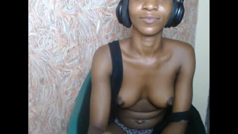 Snapshot of pinknjuicyx chatting on 14, 12, 2024 pinknjuicyx online show from 14, 12, 2024