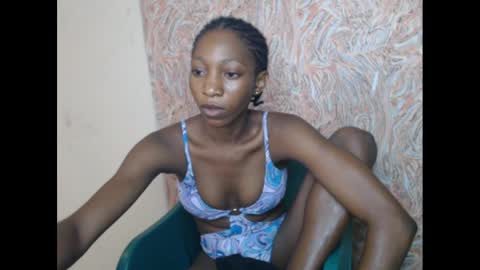 Snapshot of pinknjuicyx chatting on 18, 12, 2024 pinknjuicyx online show from 18, 12, 2024