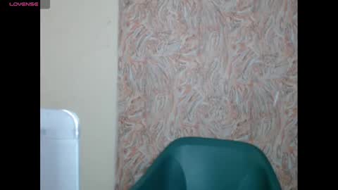 Snapshot of pinknjuicyx chatting on 21, 12, 2024 pinknjuicyx online show from 21, 12, 2024