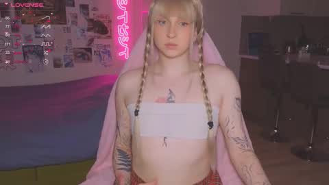 pinkvenom_ online show from 4, 12, 2025