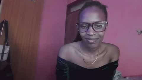 pinky_cockoo online show from 12, 5, 2026