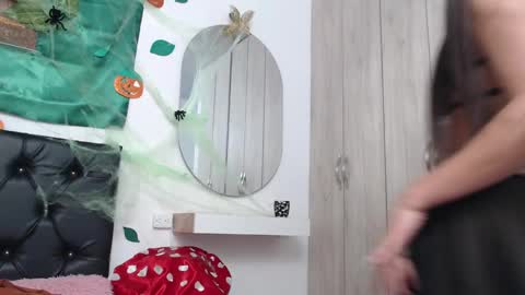 pinky_f00x online show from 10, 10, 2025