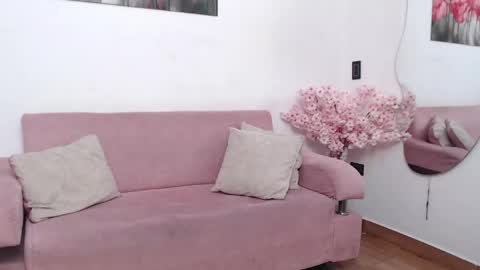 pinky_f00x online show from 6, 5, 2026