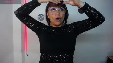 VIOLETA LOPEZ online show from 10, 5, 2026