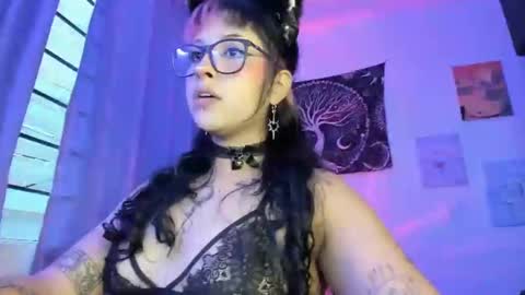 pinky_promiseex online show from 13, 10, 2025
