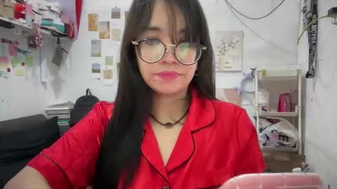 Snapshot of pinkyrosexx chatting on 16, 10, 2025 Rose online show from 16, 10, 2025