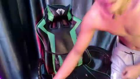 Snapshot of pinoy_shyboy69 chatting on 11, 5, 2026 pinoy_shyboy69 online show from 11, 5, 2026