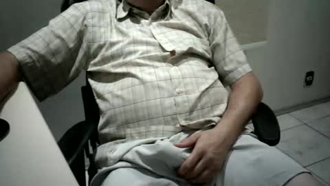 Snapshot of piovesanes chatting on 15, 2, 2025 piovesanes online show from 15, 2, 2025