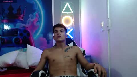 Snapshot of pipe_hot04 chatting on 3, 3, 2026 pipe hot04 online show from 3, 3, 2026