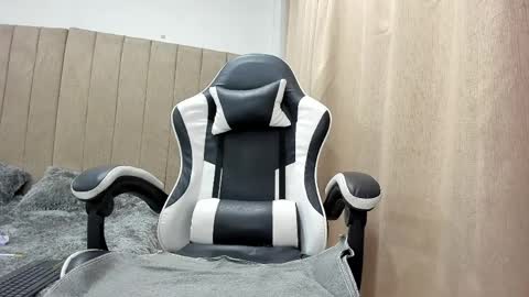 Snapshot of pipe_hot04 chatting on 11, 4, 2026 pipe hot04 online show from 11, 4, 2026