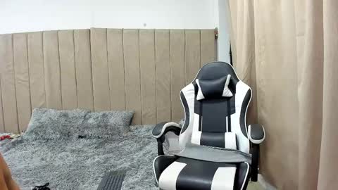 Snapshot of pipe_hot04 chatting on 14, 4, 2026 pipe hot04 online show from 14, 4, 2026