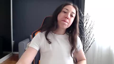 piscesgirl06 online show from 12, 2, 2026