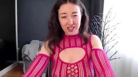 piscesgirl06 online show from 5, 5, 2026