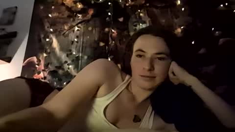 Snapshot of pixie_bella chatting on 1, 10, 2025 pixie_bella online show from 1, 10, 2025