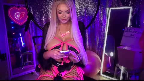 Snapshot of plasticfuckdoll chatting on 8, 2, 2025 Dumb bimbo fuck doll online show from 8, 2, 2025