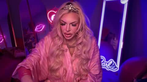 Snapshot of plasticfuckdoll chatting on 7, 11, 2025 Dumb bimbo fuck doll online show from 7, 11, 2025