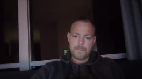 Snapshot of platugle chatting on 5, 11, 2025 platugle online show from 5, 11, 2025