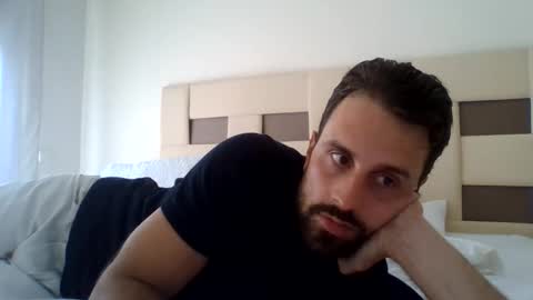 Snapshot of playboyy19 chatting on 19, 10, 2025 playboyy19 online show from 19, 10, 2025