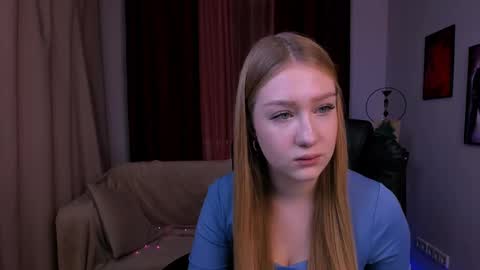 Snapshot of playful_sophie chatting on 17, 12, 2024 Sophie online show from 17, 12, 2024