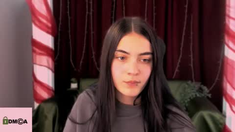 Snapshot of playful_sophie chatting on 19, 12, 2024 Sophie online show from 19, 12, 2024