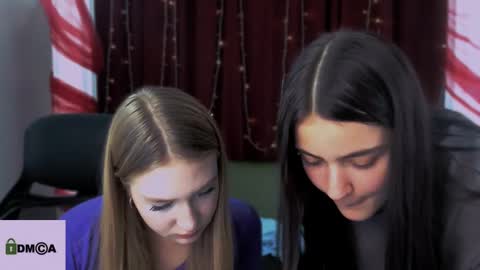 Snapshot of playful_sophie chatting on 19, 12, 2024 Sophie online show from 19, 12, 2024