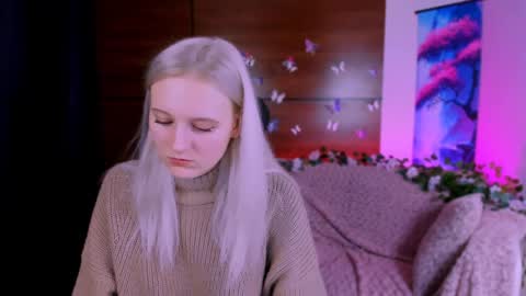 Snapshot of playful_sophie chatting on 28, 12, 2024 Sophie online show from 28, 12, 2024