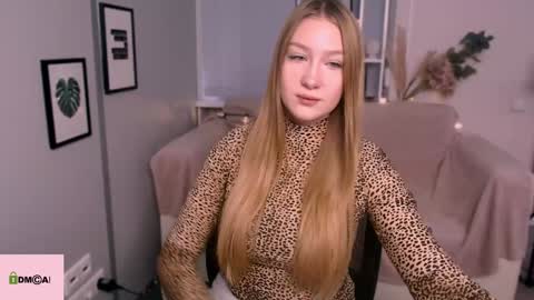 Snapshot of playful_sophie chatting on 4, 1, 2025 Sophie online show from 4, 1, 2025
