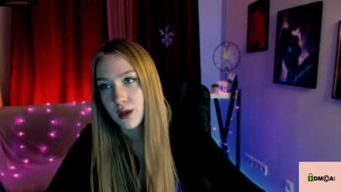 Snapshot of playful_sophie chatting on 7, 1, 2025 Sophie online show from 7, 1, 2025