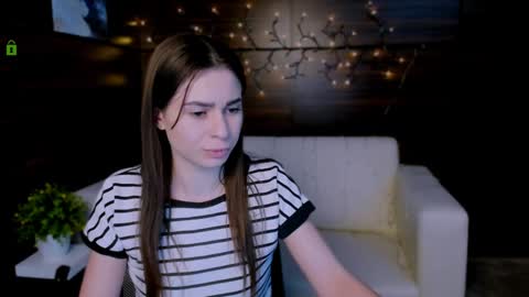 Snapshot of playful_sophie chatting on 25, 1, 2025 Sophie online show from 25, 1, 2025