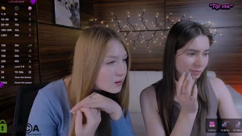 Snapshot of playful_sophie chatting on 28, 1, 2025 Sophie online show from 28, 1, 2025