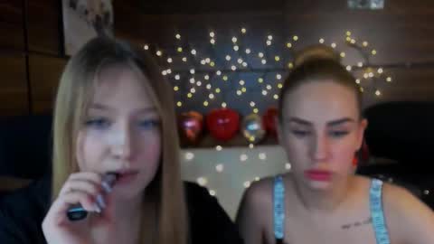 Snapshot of playful_sophie chatting on 3, 3, 2025 Sophie online show from 3, 3, 2025