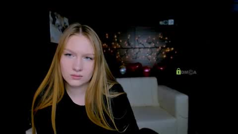 Snapshot of playful_sophie chatting on 7, 3, 2025 Sophie online show from 7, 3, 2025
