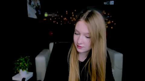 Snapshot of playful_sophie chatting on 7, 3, 2025 Sophie online show from 7, 3, 2025
