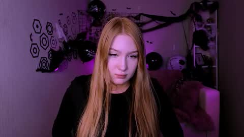 Snapshot of playful_sophie chatting on 22, 10, 2025 Sophie online show from 22, 10, 2025