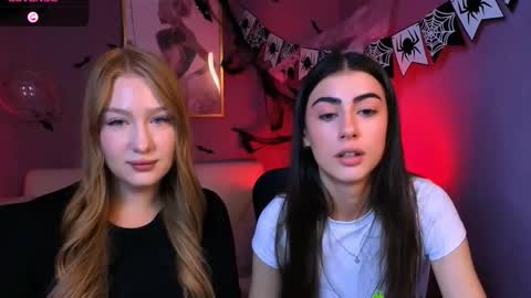 Snapshot of playful_sophie chatting on 23, 10, 2025 Sophie online show from 23, 10, 2025