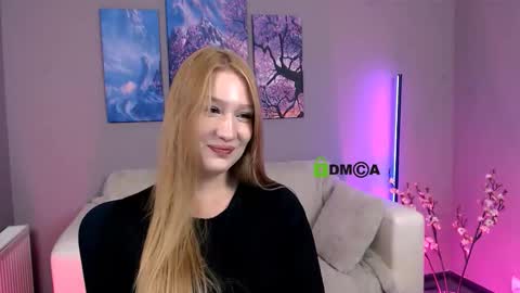 Snapshot of playful_sophie chatting on 6, 11, 2025 Sophie online show from 6, 11, 2025