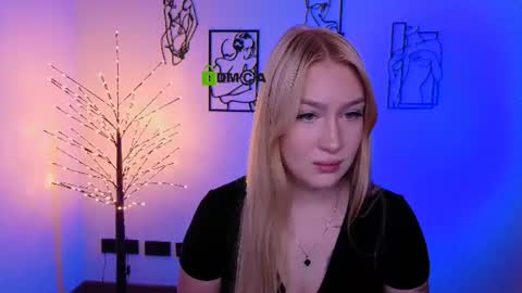 Snapshot of playful_sophie chatting on 17, 7, 2026 Sophie online show from 17, 7, 2026