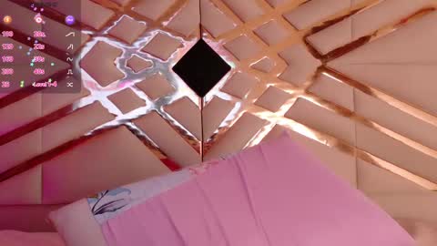 Scarlett  online show from 26, 9, 2025