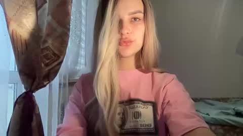 Snapshot of playfuldoll18 chatting on 1, 10, 2025 Mia online show from 1, 10, 2025
