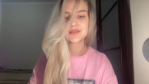 Snapshot of playfuldoll18 chatting on 1, 10, 2025 Mia online show from 1, 10, 2025