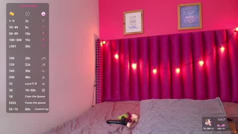 Snapshot of playfuljust_18 chatting on 1, 2, 2025 SAMARA online show from 1, 2, 2025