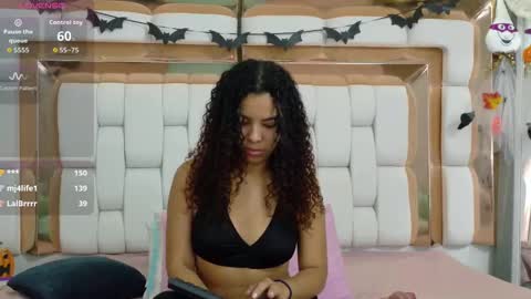 Snapshot of playfuljust_18 chatting on 23, 10, 2025 SAMARA online show from 23, 10, 2025