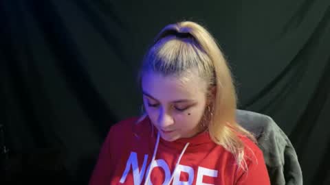 Playfulpixiee online show from 11, 12, 2024