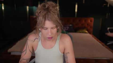 Snapshot of playhard054 chatting on 17, 9, 2025 Lana online show from 17, 9, 2025