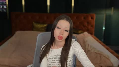 Snapshot of playhard054 chatting on 3, 10, 2025 Lana online show from 3, 10, 2025