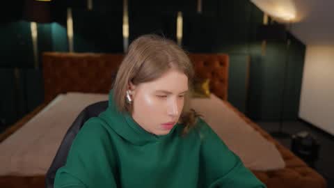 Snapshot of playhard054 chatting on 9, 10, 2025 Lana online show from 9, 10, 2025