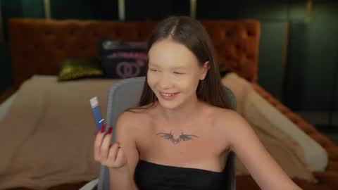 Snapshot of playhard054 chatting on 14, 10, 2025 Lana online show from 14, 10, 2025