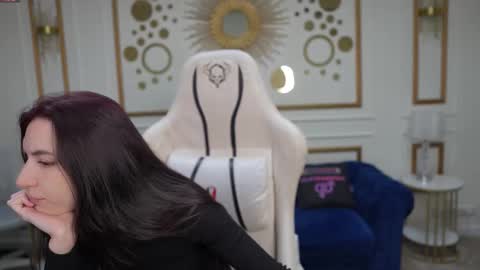 Snapshot of playhard054 chatting on 28, 10, 2025 Lana online show from 28, 10, 2025