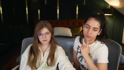Snapshot of playhard054 chatting on 23, 4, 2026 Lana online show from 23, 4, 2026